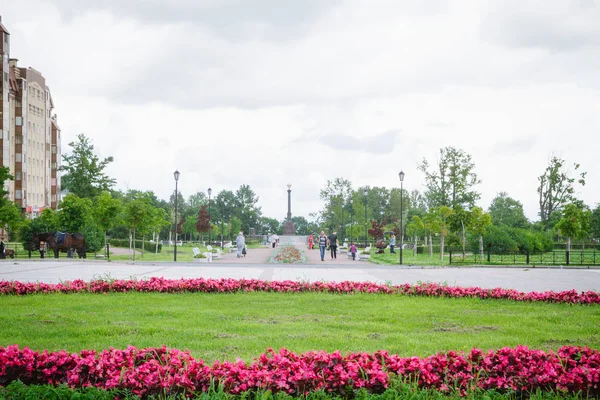 La zona central de la ciudad de Lomonosov en San Petersburgo en t — Foto de Stock