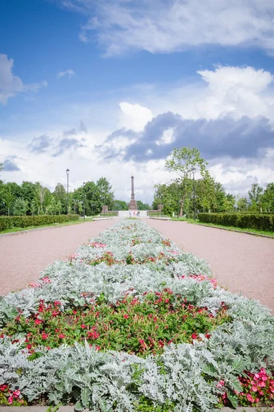 La zona central de la ciudad de Lomonosov en San Petersburgo en t — Foto de Stock