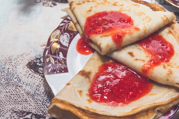 Pancakes with fresh strawberry jam for Breakfast — Stock Photo, Image