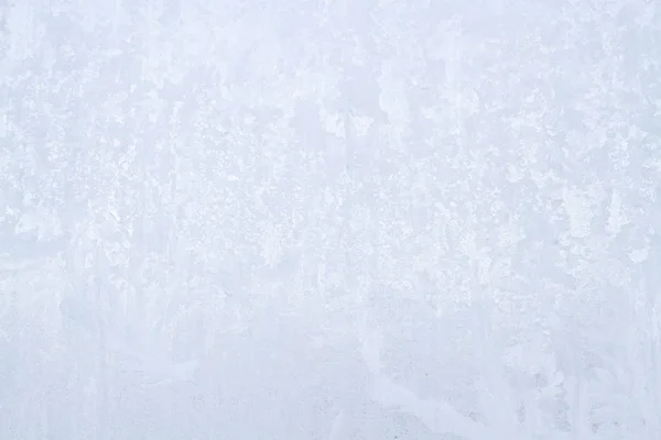 Patrones helados de invierno en la ventana de hielo congelado — Foto de Stock