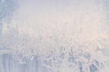 Kış soğuk desenleri donmuş buz penceresinde