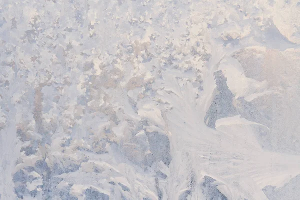 Kış soğuk desenleri donmuş buz penceresinde — Stok fotoğraf