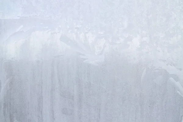 Patrones helados de invierno en la ventana de hielo congelado —  Fotos de Stock