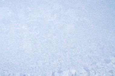 Kış soğuk desenleri donmuş buz penceresinde