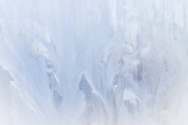 Kış soğuk desenleri donmuş buz penceresinde