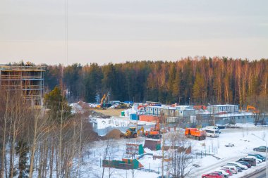 Gün batımında Lomonosov yeni bir Konut Kompleksi İnşaatı