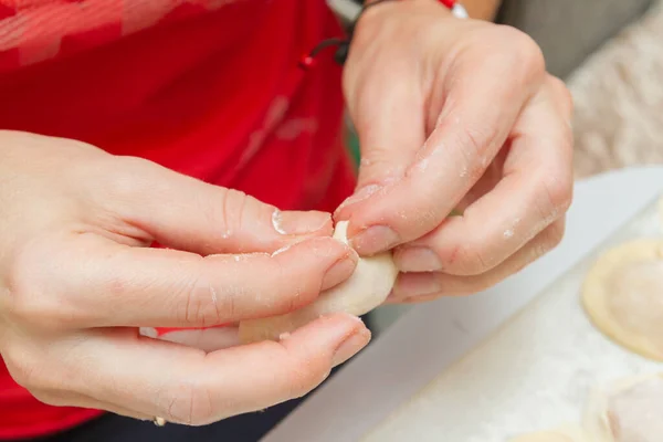 Modeling Cooking Homemade Dumplings Family Home — Stock Photo, Image