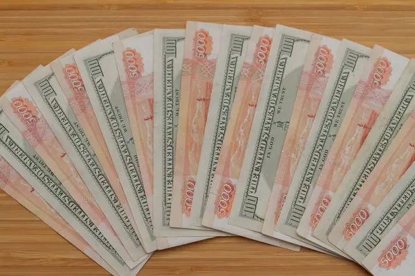 Large Number American Hundred Dollar Bills Russian Five Thousand Dollar — Stock Photo, Image