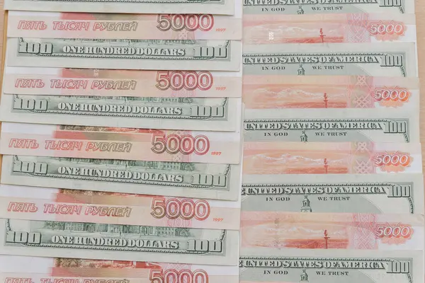 Велика Кількість Американських Стодоларових Купюр Російські Ять Тисяч Доларів — стокове фото