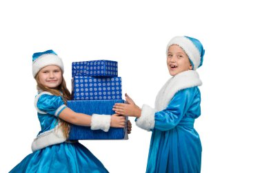 hediye kutuları tutarak kostüm küçük çocuklarda.