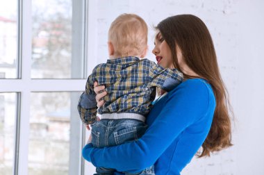 Anne oğlu ile vakit.