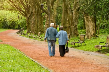 Emekli insanlar bir çift aktif olarak hayatlarını yaşayan. Kalemler
