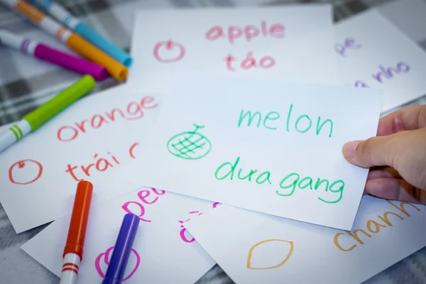Wietnamski; Nauka nowego języka z karty Flash nazwy owoców — Zdjęcie stockowe
