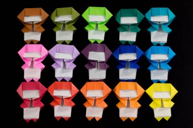 El yapımı Origami Ninja çocuklar siyah arka plan üzerine