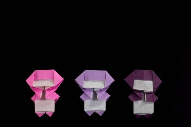 El yapımı Origami Ninja çocuklar siyah arka plan üzerine