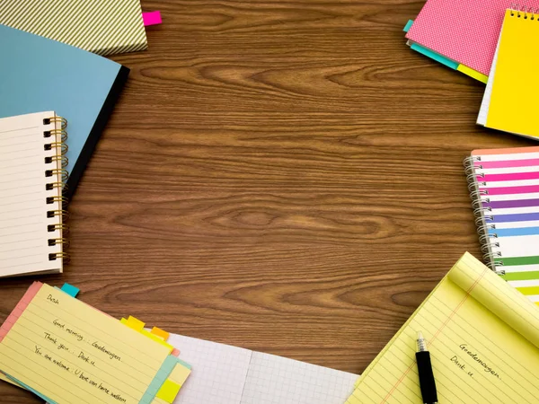 Holandés; Aprender nuevas palabras de escritura de idiomas en el cuaderno —  Fotos de Stock