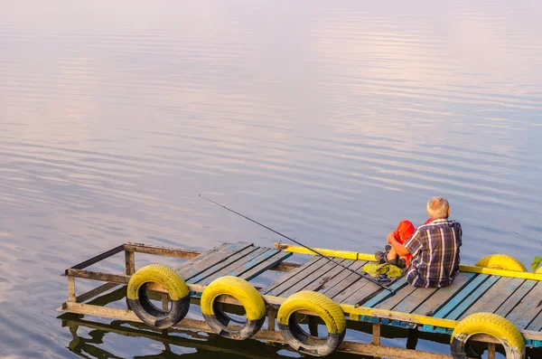 Fischer fischen im goldenen Morgenlicht. — Stockfoto