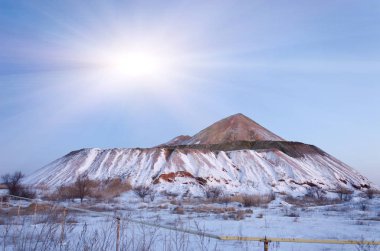 slagheap kış kar. Donetsk. Ukrayna.