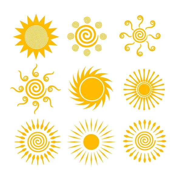 Coleção de ícones de sol de linha com elementos decorativos vetor isolado no fundo branco. Ilustração vetorial de sóis de tempo quente, objetos de sol desenhados à mão de verão —  Vetores de Stock