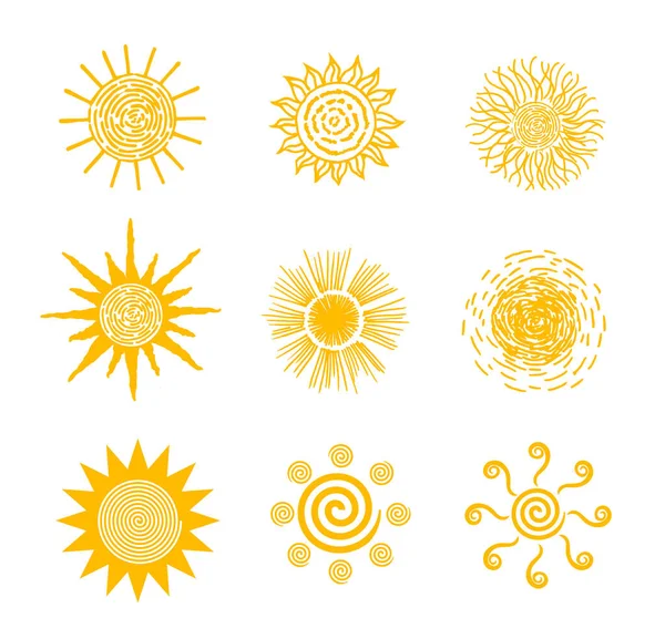 Sol icono conjunto, ilustración vectorial. Tiempo caliente soles colección vector ilustración, garabatos de verano, garabatos sol, dibujado a mano sol objetos . — Archivo Imágenes Vectoriales