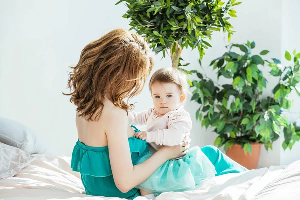 Madre E Hija Bebe Feliz Y Hermoso Hogar Juntos En Ser Verano Padre Stock Photo 112 Madre E Hija Bebe Feliz Y Hermoso Hogar Juntos En Ser Verano Padre Stock Photo 112