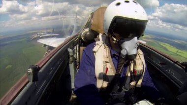 Savaş pilotu askeri hazırlık sırasında uçuş kontrol Rus Hava Kuvvetleri