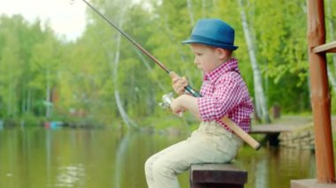 Küçük çocuk iplik yaz tatillerini, Fishing makaralama