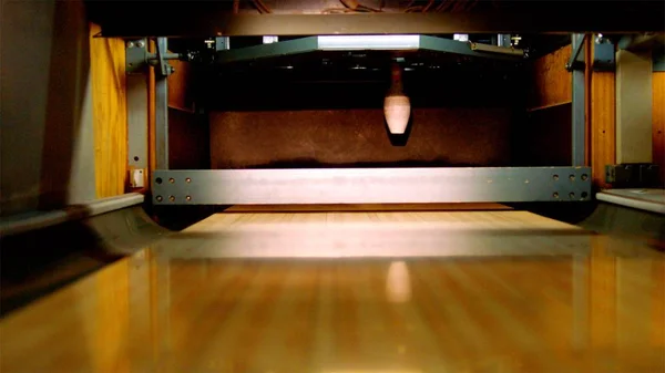 Lane, bir bowling pin