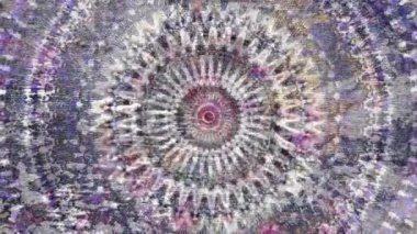 Güzel özgün sanat terapisi Mandala 'yı taşıyor. Kusursuz döngü psikoterapisi. Sağlıklı bir zihinsel denge hissini bulmak ya da geri getirmek için geometrik desenler. Yoga uzmanı, astroloji, sanat terapisti..
