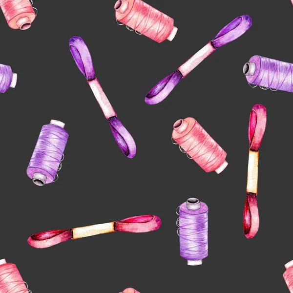Naadloze patroon met aquarel roze en paarse spoelen van wol en floss — Stockfoto
