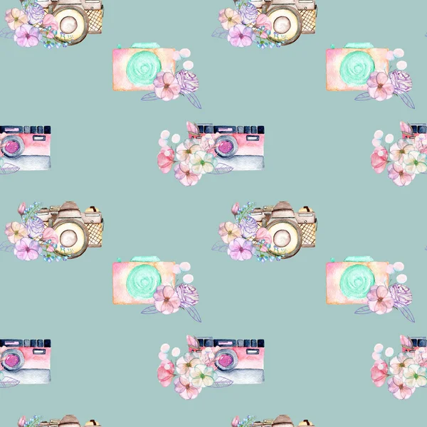Seamless pattern with watercolor retro cameras in floral decor — Stock Photo, Image