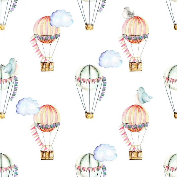 Modello senza soluzione di continuità con palloncini d'aria festivi acquerello, nuvole e simpatici uccelli — Foto Stock