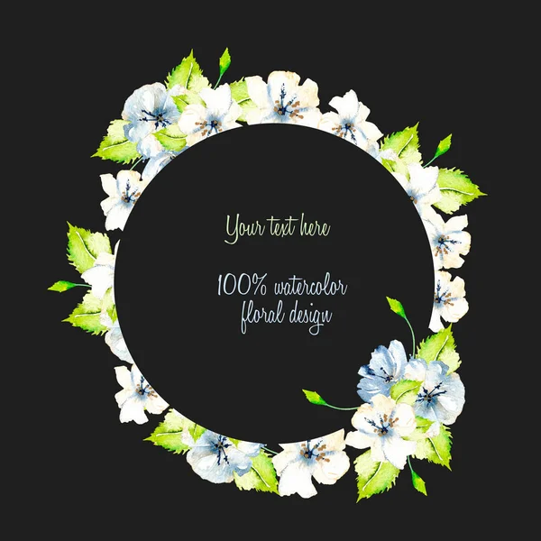 Corona, marco circular con acuarela simple flores de primavera blancas y azules, hojas verdes — Foto de Stock
