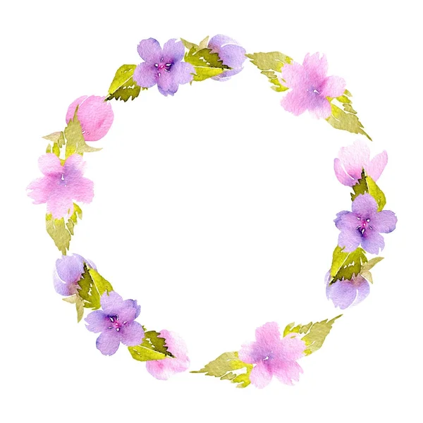 Круглая рамка, венок из розовых и фиолетовых маленьких полевых цветов — стоковое фото