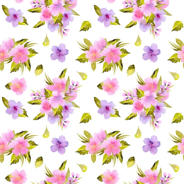 Sulu boya pembe, mor çiçekler ve yeşil yaprakları buketleri seamless modeli — Stok fotoğraf