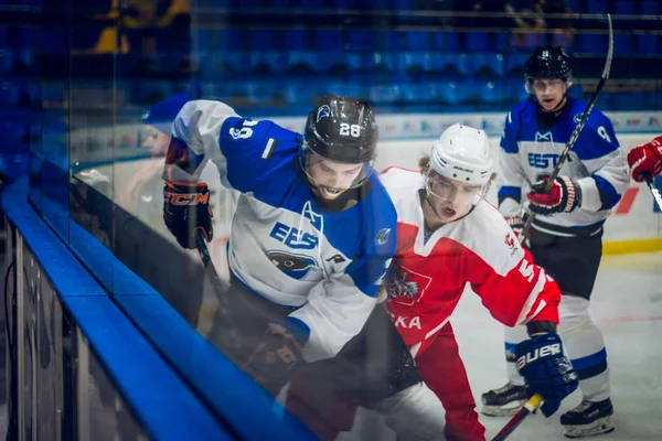 Kiev, Oekraïne - 17 december 2019: ijshockey u20 wereldkampioenschap Oekraïne - Estland vs Polen — Stockfoto