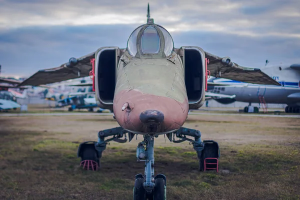 Museum of aviation in Kyiv is represented by a large collection of military civil aircraft and also the history of aviation in Ukraine — Stock Photo, Image