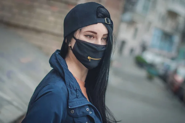 Girl in black mask with zipper on street — Stock Photo, Image