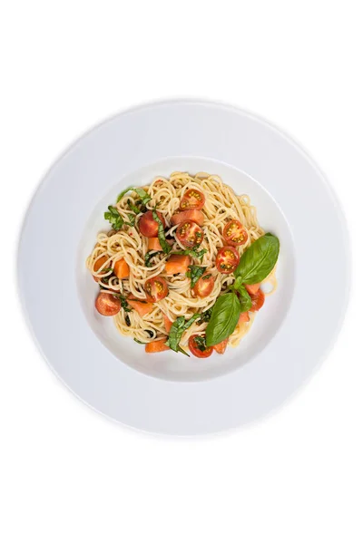 Pasta with fresh tomatoes and basil — Stock Photo, Image