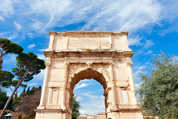 Triumphal Arch Of Titus .The Ancient Roman Forum.Rome, Italy — Stock Photo, Image
