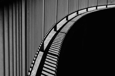 Kontrast ve gölge ile köprü çit