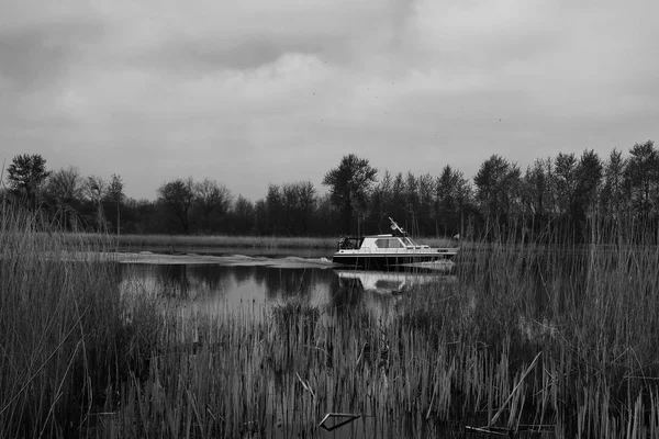 Човен на озері Rottemeren — стокове фото