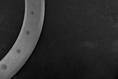 Metro kat metal ve 4 somun vida ile