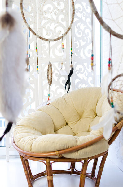 Ротанговое кресло и ловца снов
.