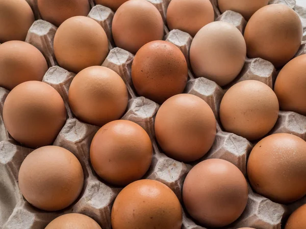 Un montón de huevos en el paquete . — Foto de Stock
