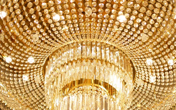 Kristal avize. Lüks ve zarif dekorasyon arka plan