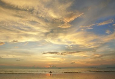 Seyşeller sahilde günbatımı, deniz güzel gündoğumu