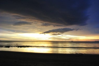 Seyşeller sahilde günbatımı, deniz güzel gündoğumu