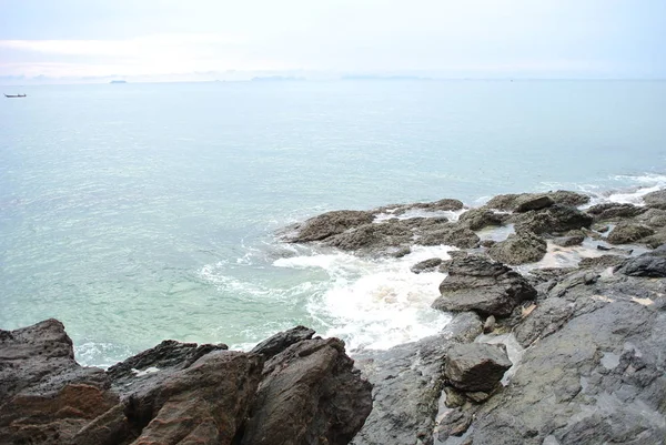 Meeresküste Mit Steinen Andamant Meer Thailand — Stockfoto