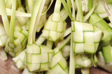 Ketupat Nasi kasa (pirinç hamur tatlısı). Ketupat geleneksel bayram festival sezonunda Malezya besindir
